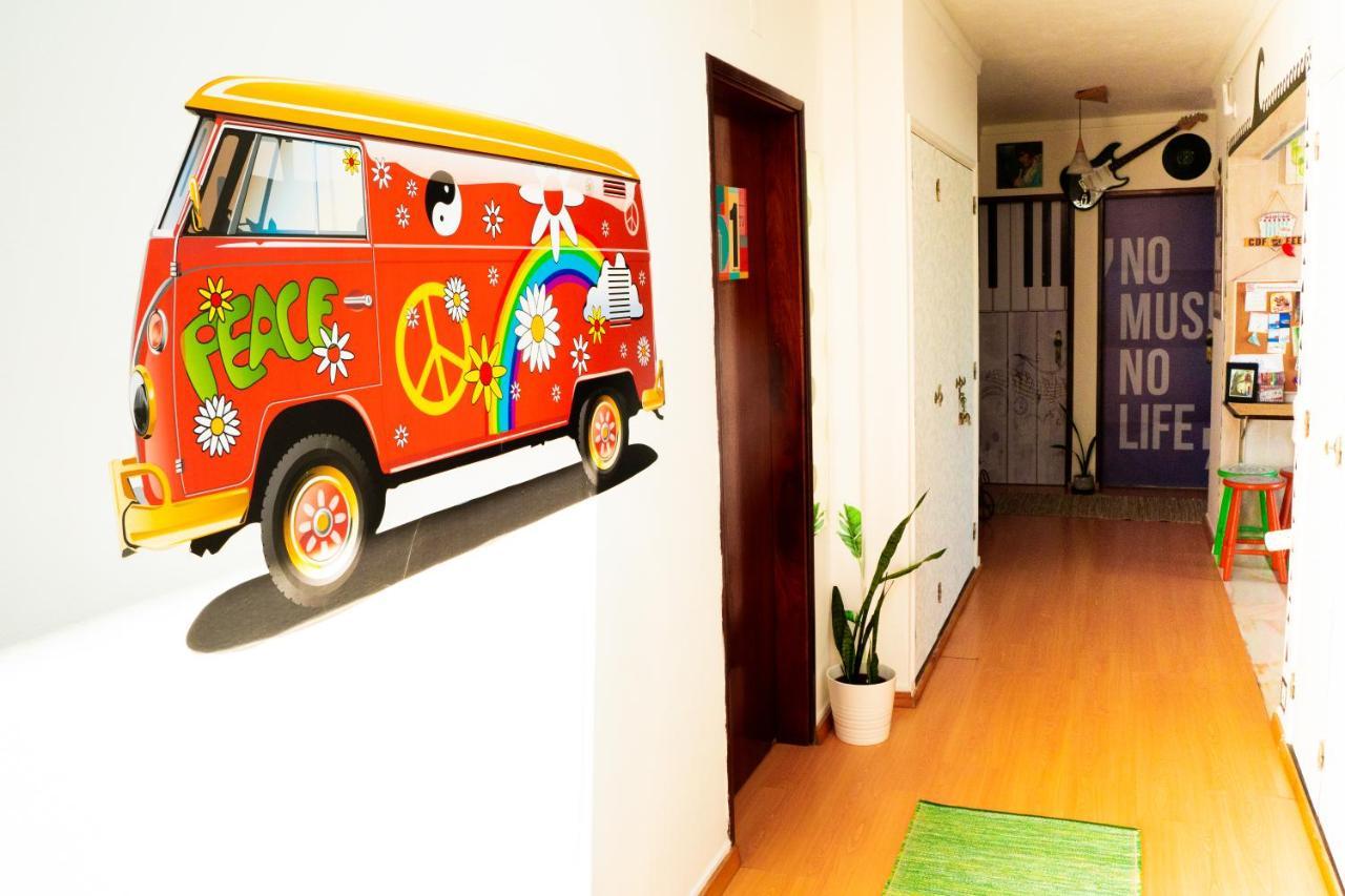 Paz & Amor Guest House - Peace & Love Nazare Ngoại thất bức ảnh