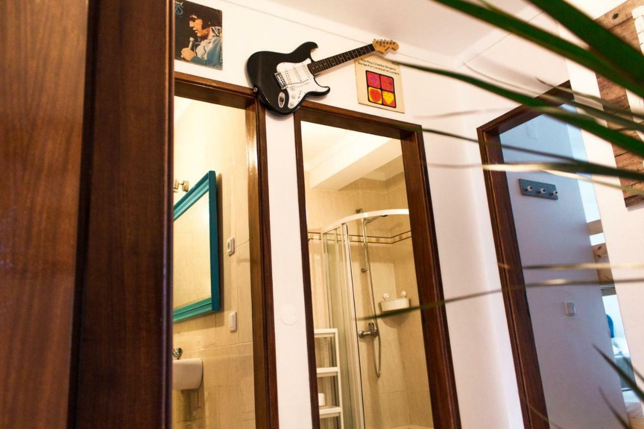 Paz & Amor Guest House - Peace & Love Nazare Ngoại thất bức ảnh